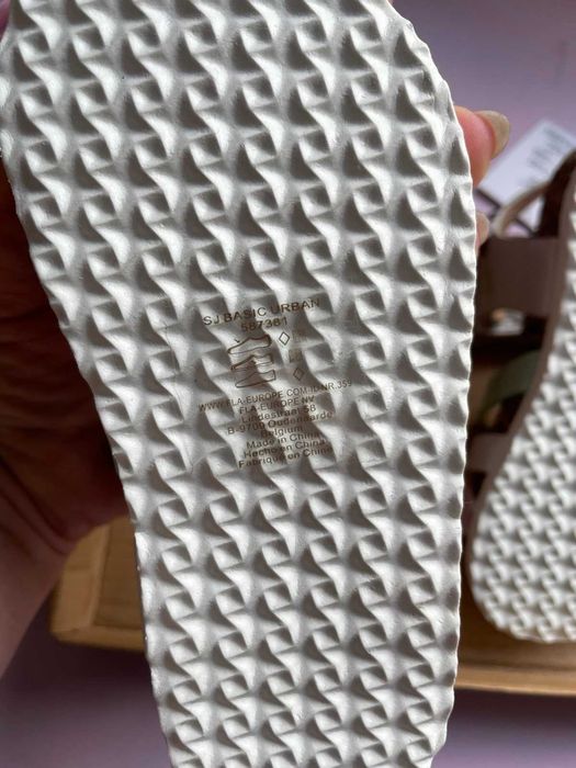 Сандалки за малка госпожица