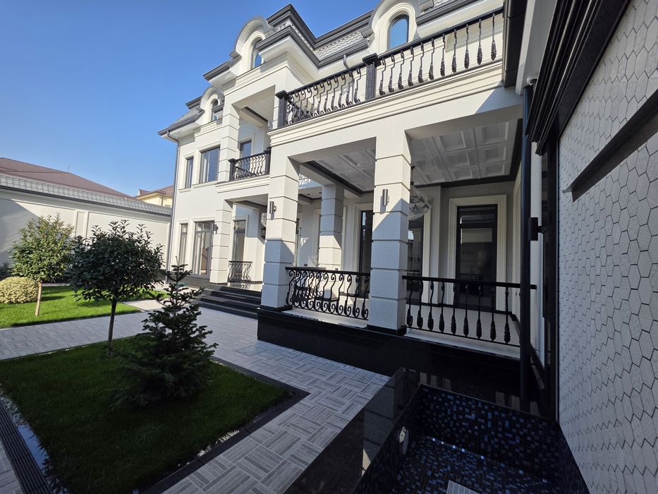 Продаётся абсолютно новый евродом премиум-класса.