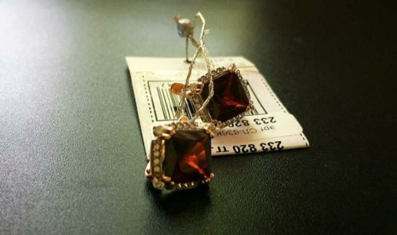 Серьги золотые камень гранат