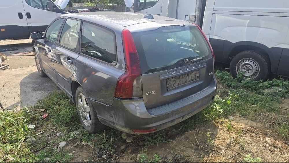 Dezmembrez Volvo V50 2010 2.0d