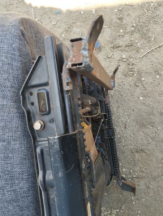 Передние сиденья на авто