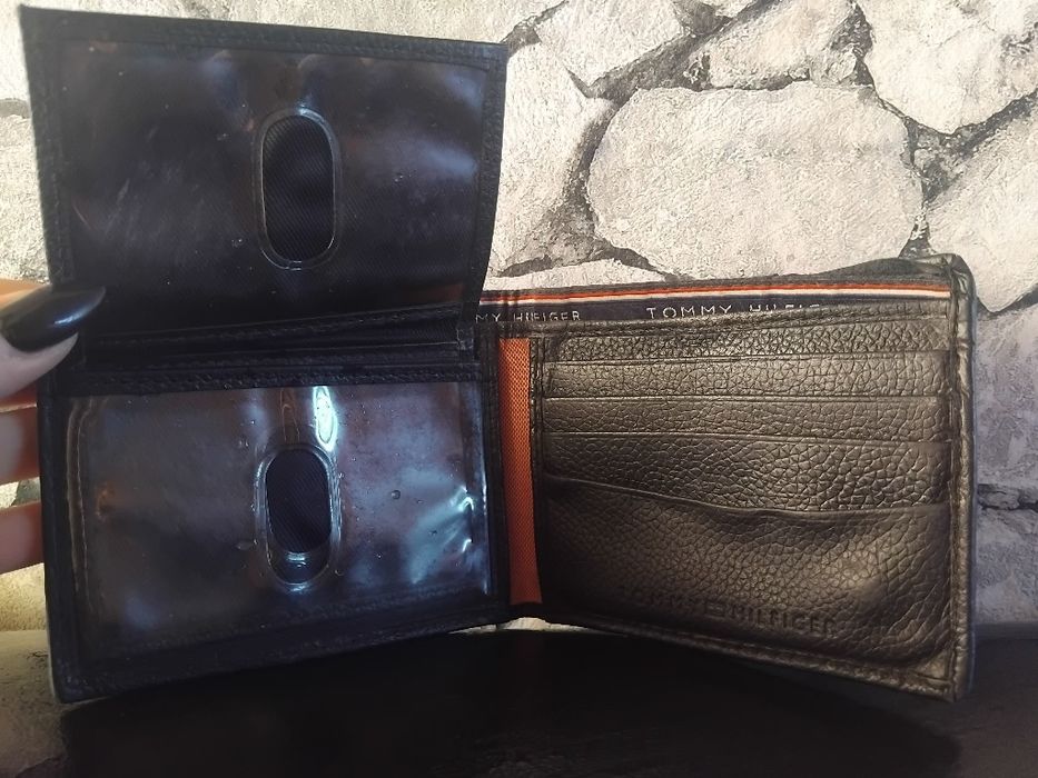 Мъжко портмоне Tommy Hilfiger – стилен и практичен аксесоар