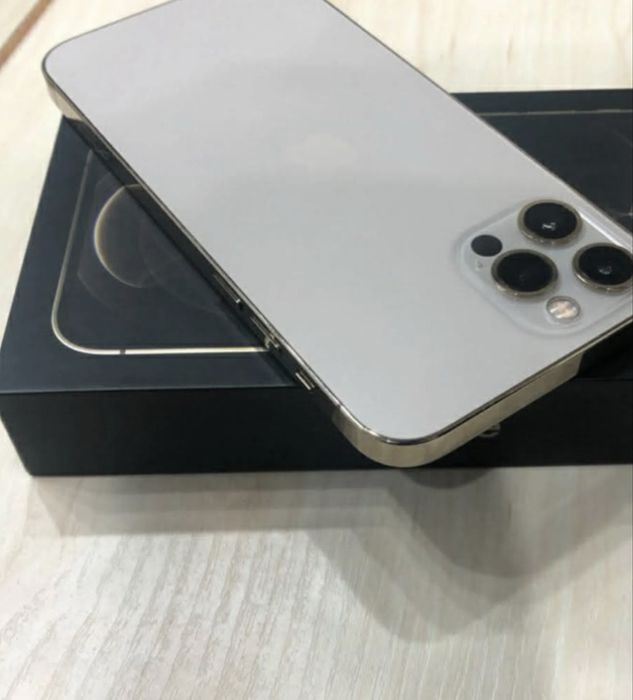 Iphone 12 pro Max white