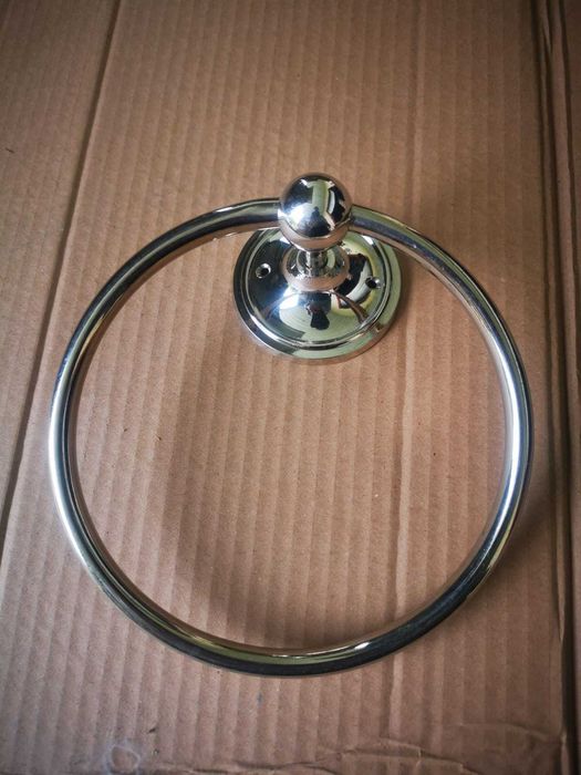 Аксесоари за баня  от масивен месинг с хром-никелово покритие