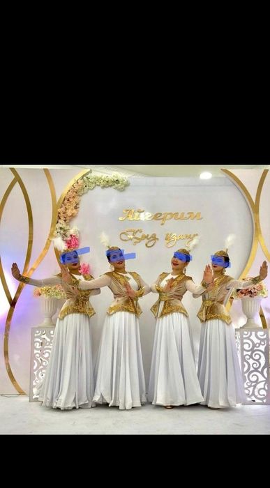 Продаю костюмы для выступления