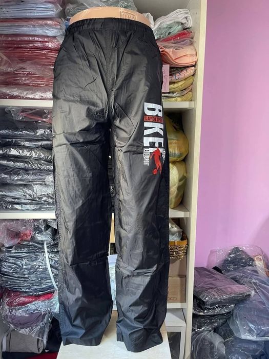 Pantaloni barbati