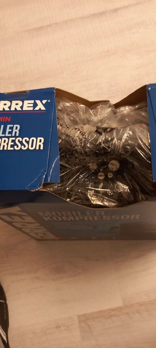 Vând pompa electrica  220 v