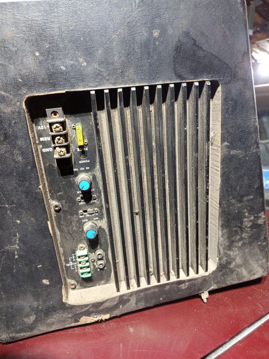 Продам сабвуфер.