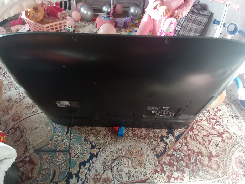 Срочно продам телевизор