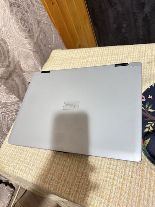 Лаптоп За 100€ Перфектен Има си и игри