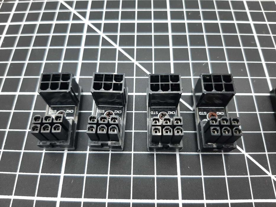 Adaptor 90 grade alimentare placa video