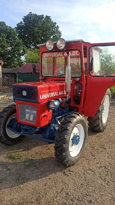 Tractor DT 445 Universal