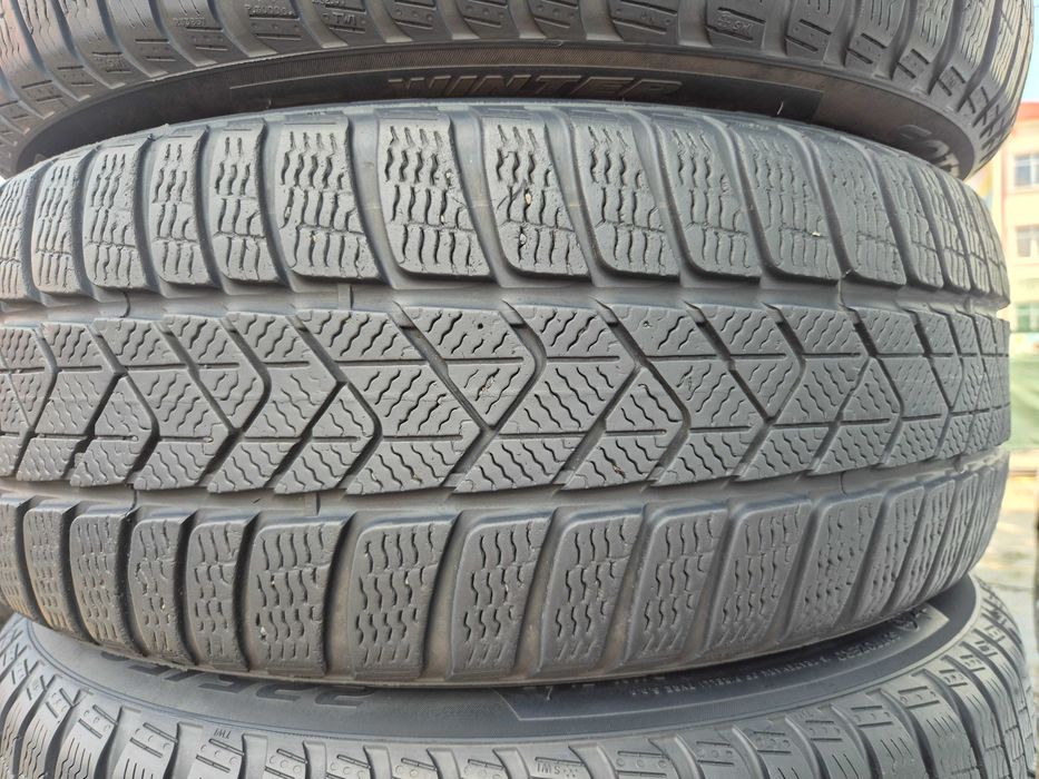 4 Anvelope de IARNA - 225/50/18 95H - PIRELLI SOTTOZERO RFT * OEM BMW - Stare F BUNA - DOT 2023 !