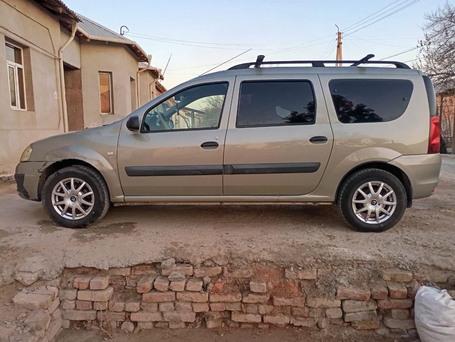 Нормальное состояние, но едет. Без проблем. Метан. 2018 йил 7 мест