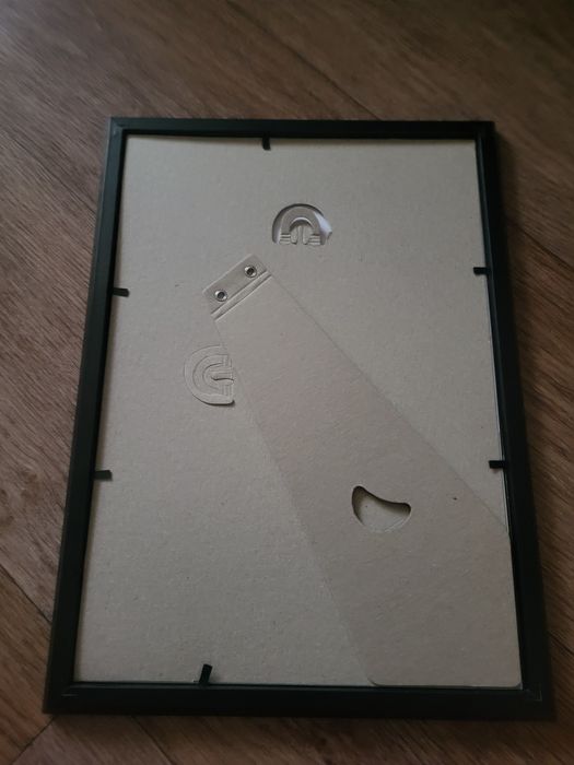 Портрет Ленина можно и поставить и повесить