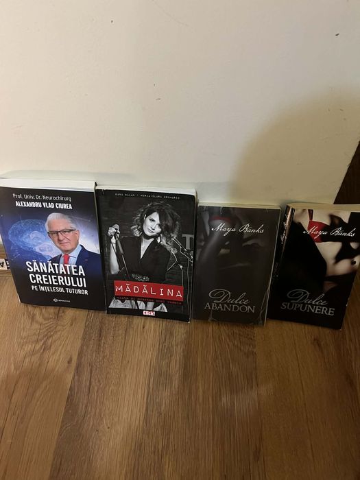 Vand colectie de carti