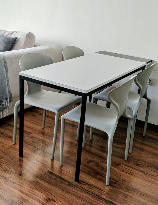 Комплект трапезна маса с 4 столове