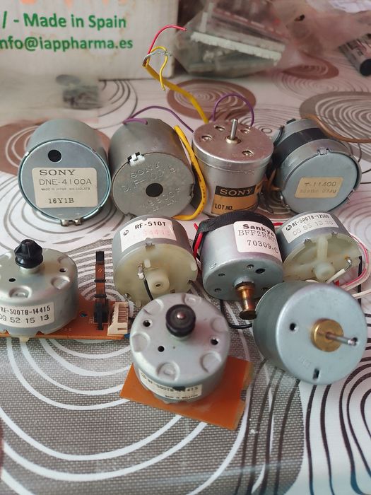 10 motorașe-casetofoane Japan stare foarte buna