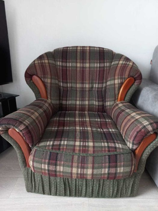 Продам диван и кресло