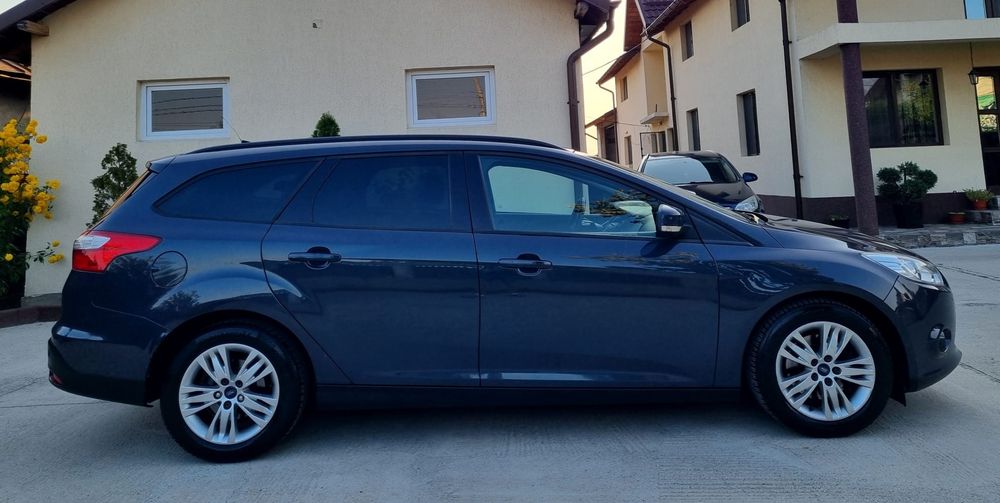 FORD Focus 2012 — imagine 5