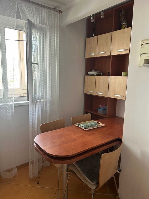 Mobilier & electrocasnice – pachet complet SAU pe bucăți (pantofar, cuier, bucătărie, TV, canapea, masă)