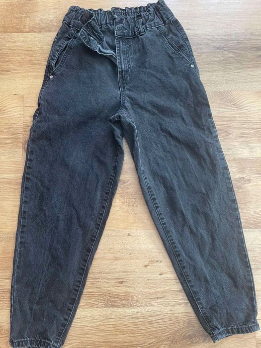 Тъмно сиви дънки