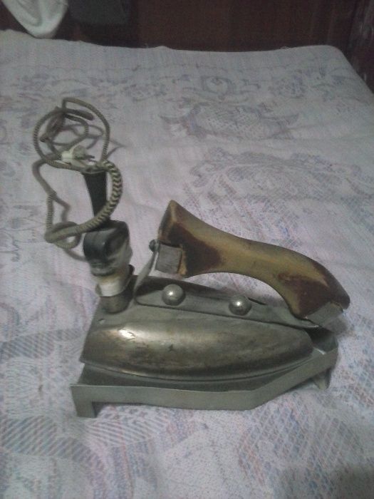 Утюг советский спиральный, электрический