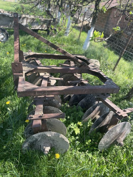 Disc tractor UTB 445