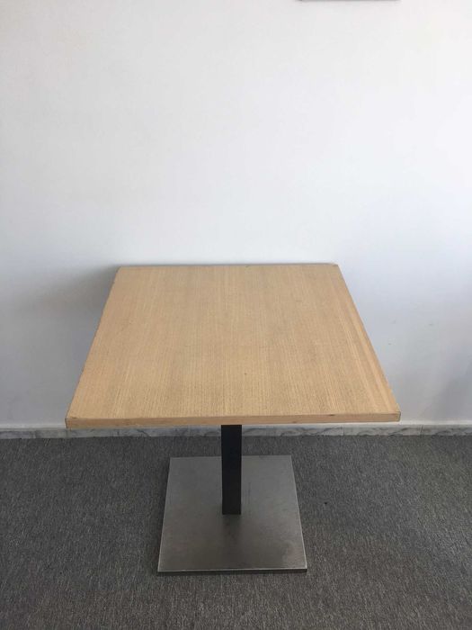 Дървена маса 70/70