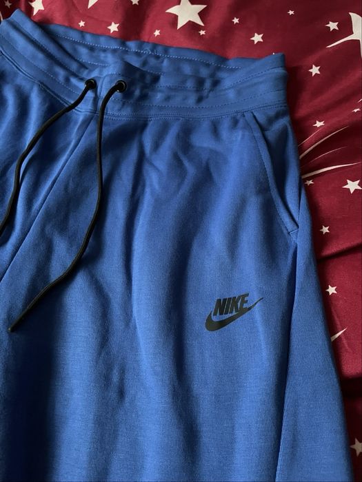 Pantaloni Nike Tech