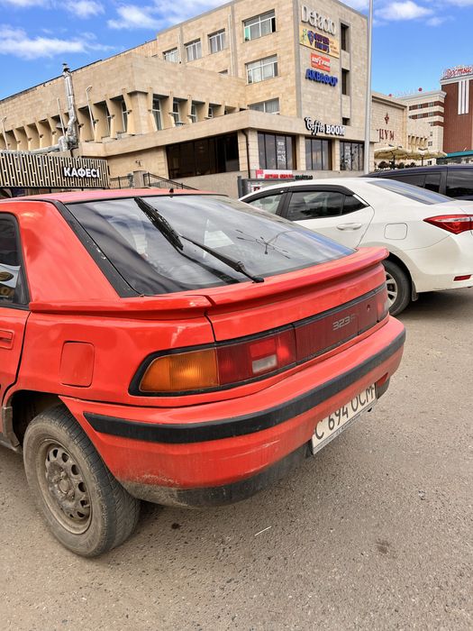 Продам машину,323F