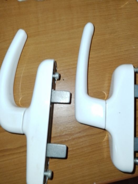 Mânere fereastra aluminiu