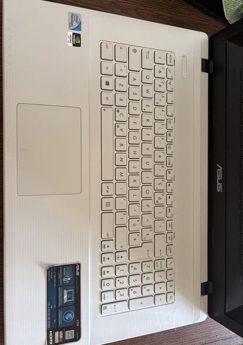Laptop Asus ecran 17,3