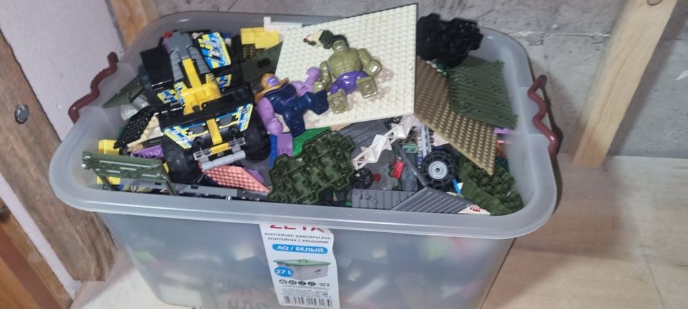 Срочно продам 27 литров Lego