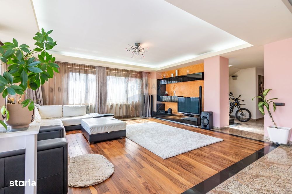 Vanzare Vilă cu 7 camere  Corbeanca