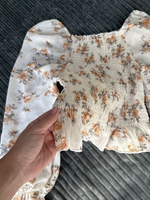 Цена 2000тг. Новая.