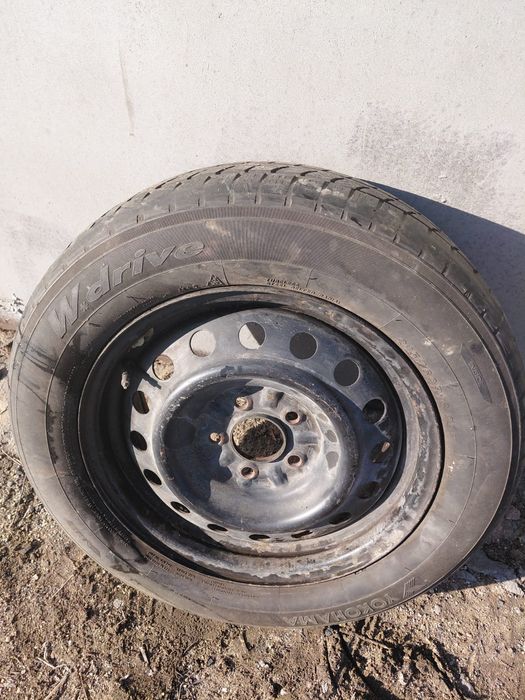 Продам резина с дисками на R16.