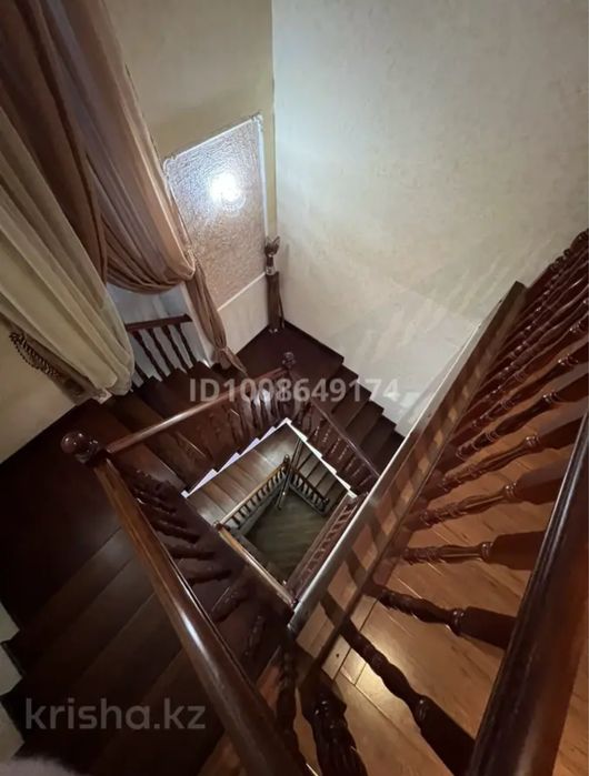 Частный дом с участком