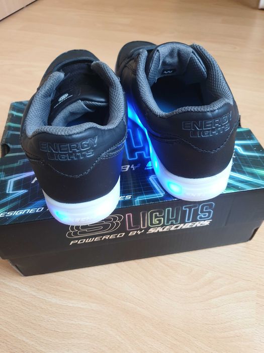 Adidasi originali Skechers S-Lights cu lumini incarcare MiniUSB nr.33