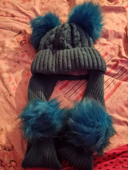 Продам шапки для девочек