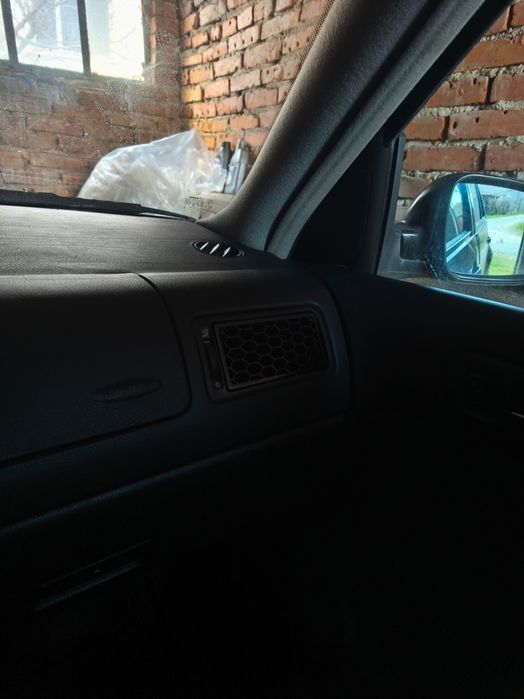 Нов стил въздуховоди за Golf 4