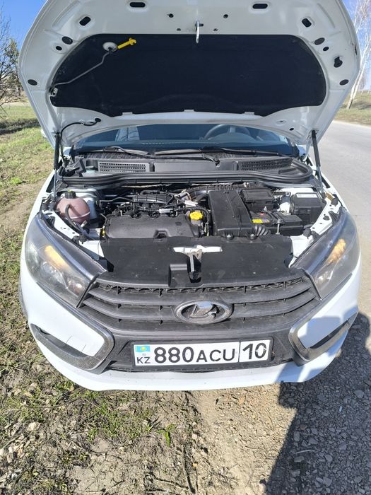 Лада Веста в хорошем состоянии.