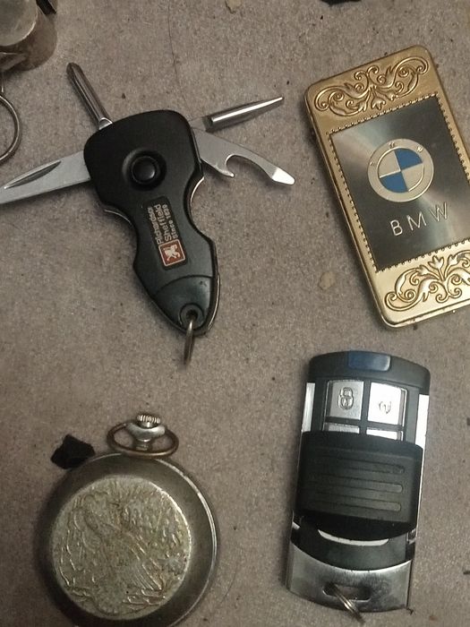 Продаю часы нерабочие на разбор