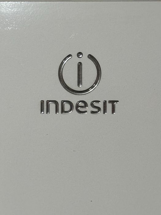 Продам морозильник indesit