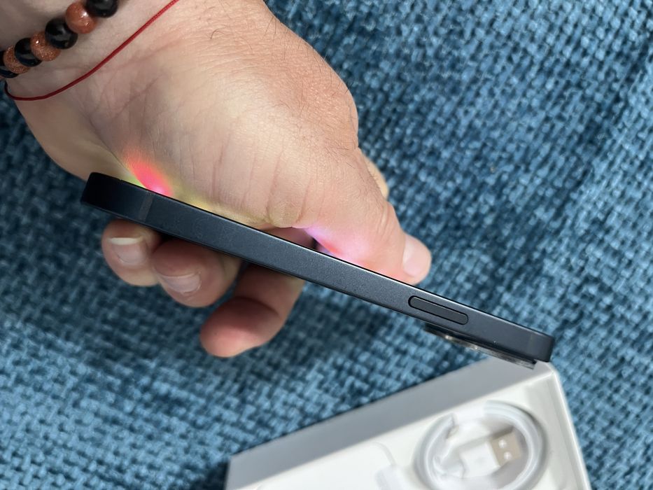 Iphone 13 mini 84% батерия като нов 256гб