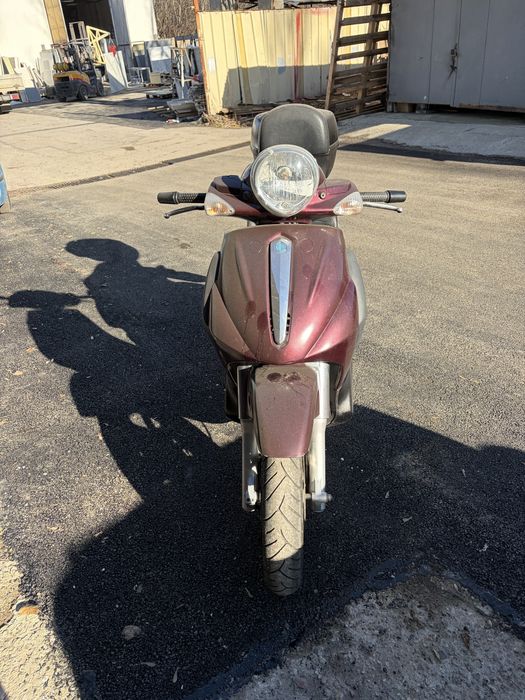 Продавам мотор Ямаха шосейка и скитери.