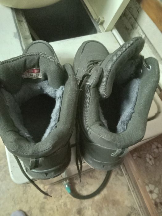 Продам зимние кроссовки