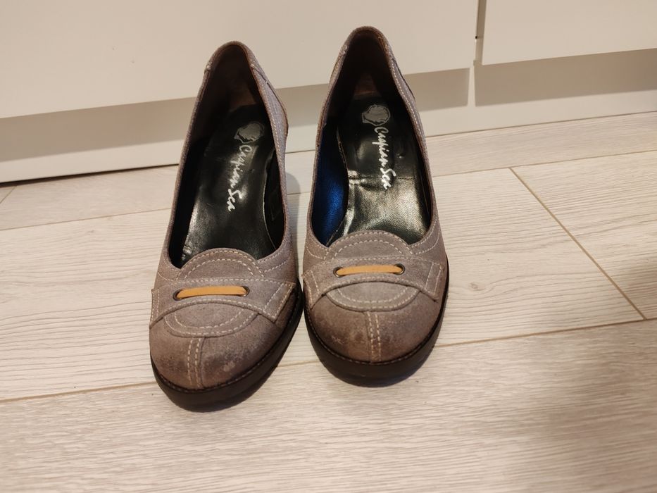 Pantofi de damă , din piele întoarsă  marimea 36,37