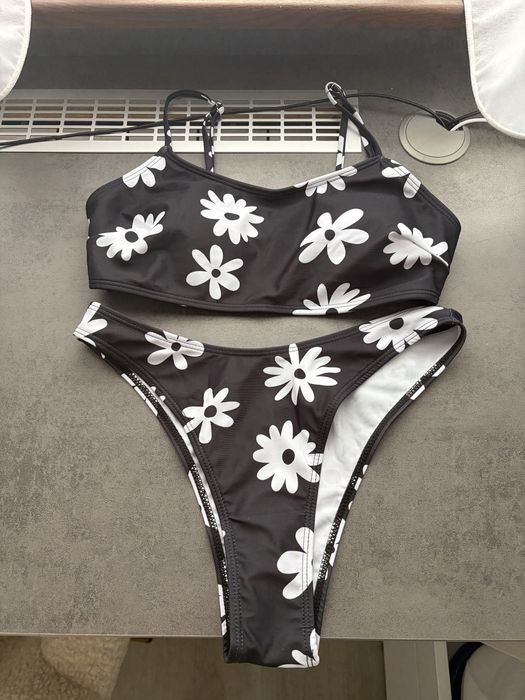 Дамкси бански на цветя