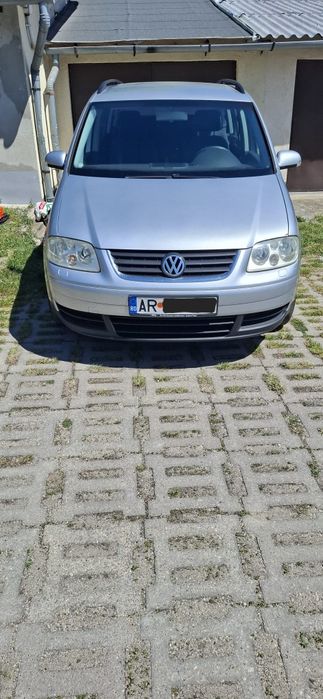 Vand autoturism Volkswagen Touran 2.0 diesel  7 locuri